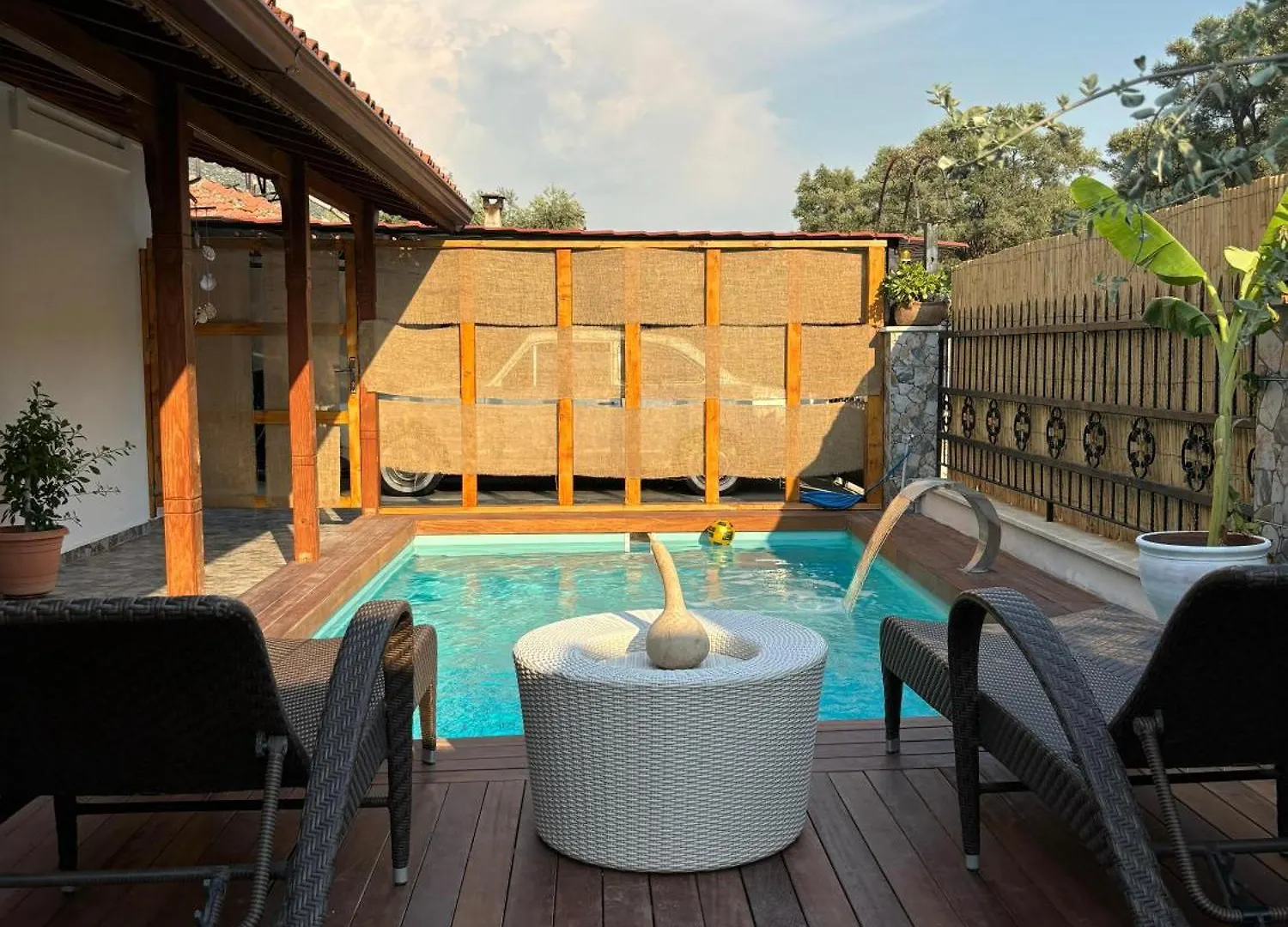 Milas-Bodrum Oezel Havuzlu Triplex Villa Milas
